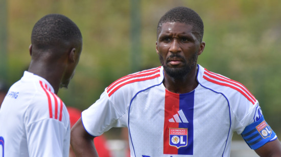 Départs à la CAN repoussés : Clinton Mata et Moussa Niakhaté pourront jouer deux matchs de plus avec l'OL