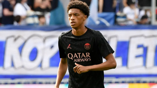 L&rsquo;OL piste un titi parisien en d&eacute;fense : une concurrence avec Strasbourg ?