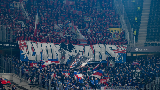 "Cette victoire, c’est aussi grâce aux supporters" : l’OL porté par ses fans "Cette victoire, c’est aussi grâce aux supporters" : l’OL porté par ses fans