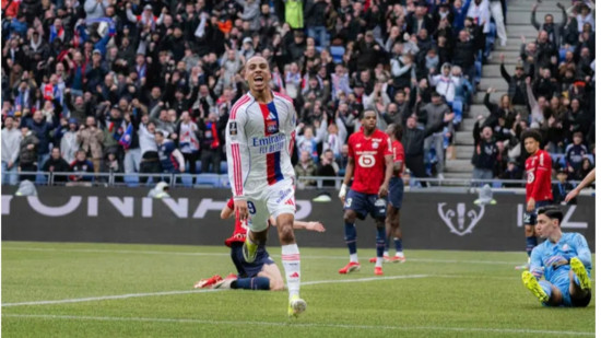 Un but pour sa premi&egrave;re titularisation avec l'OL : Noah Nartey "ne pouvait pas r&ecirc;ver mieux"