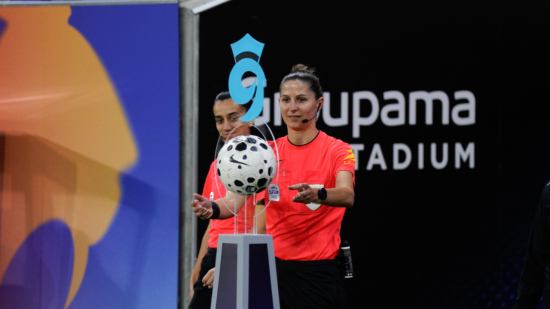 Finale de la coupe LFFP : un arbitrage tricolore pour PSG-OL Lyonnes, la VAR activ&eacute;e