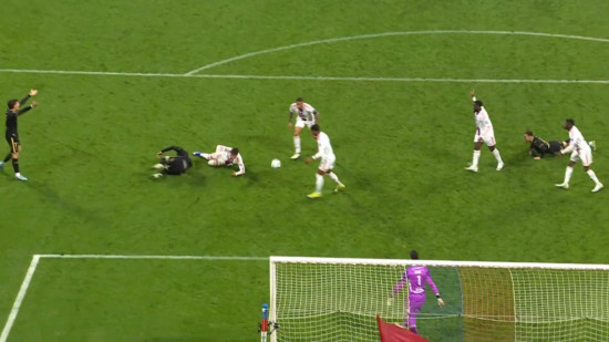 OL-Lorient : la direction de l’arbitrage confirme l’absence de penalty en faveur de Lorient OL-Lorient : la direction de l’arbitrage confirme l’absence de penalty en faveur de Lorient