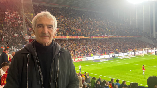 Vrai m&eacute;chant de Knysna ? Raymond Domenech d&eacute;nonce un documentaire "&agrave; charge" sur Netflix