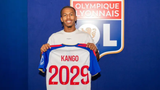 Steeve Kango signe son premier contrat professionnel avec l'OL