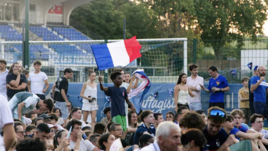 France-Espagne : une fan zone install&eacute;e dans ce club de foot pr&egrave;s de Lyon pour la Coupe du monde