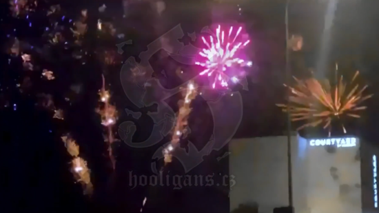 OL-Fenerbahçe : des feux d’artifice tirés devant l’hôtel des joueurs turcs en pleine nuit OL-Fenerbahçe : des feux d’artifice tirés devant l’hôtel des joueurs turcs en pleine nuit