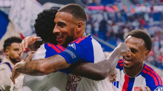 OL : une attaque d&eacute;cha&icirc;n&eacute;e et d&eacute;j&agrave; au sommet de la Ligue 1