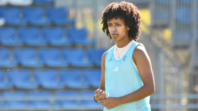 L&rsquo;UEFA sacre Lily Yohannes r&eacute;v&eacute;lation de la saison europ&eacute;enne, trois joueuses d'OL Lyonnes dans l'&eacute;quipe type de la Ligue des Champions