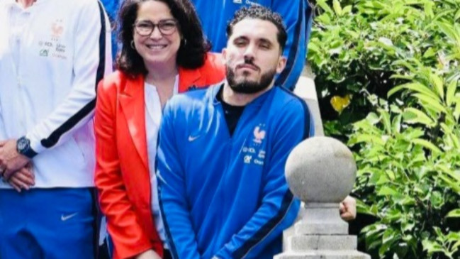 Sa pose photo improbable fait le buzz : Rayan Cherki (ex-OL) se justifie