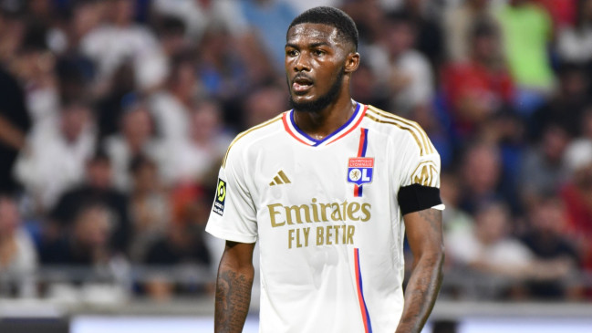 Sur le d&eacute;part &agrave; l&rsquo;OL, ce titulaire pourrait rejoindre Pierre Sage &agrave; Crystal Palace !