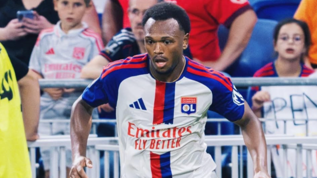 "Cette équipe peut me faire évoluer" : Loïs Openda convaincu par son choix de rejoindre l’OL "Cette équipe peut me faire évoluer" : Loïs Openda convaincu par son choix de rejoindre l’OL