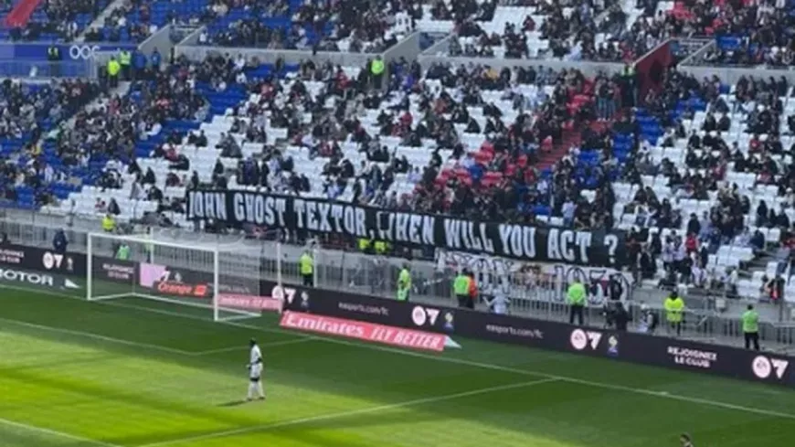 OL-Rennes : une banderole déployée en tribunes contre John "Ghost" Textor