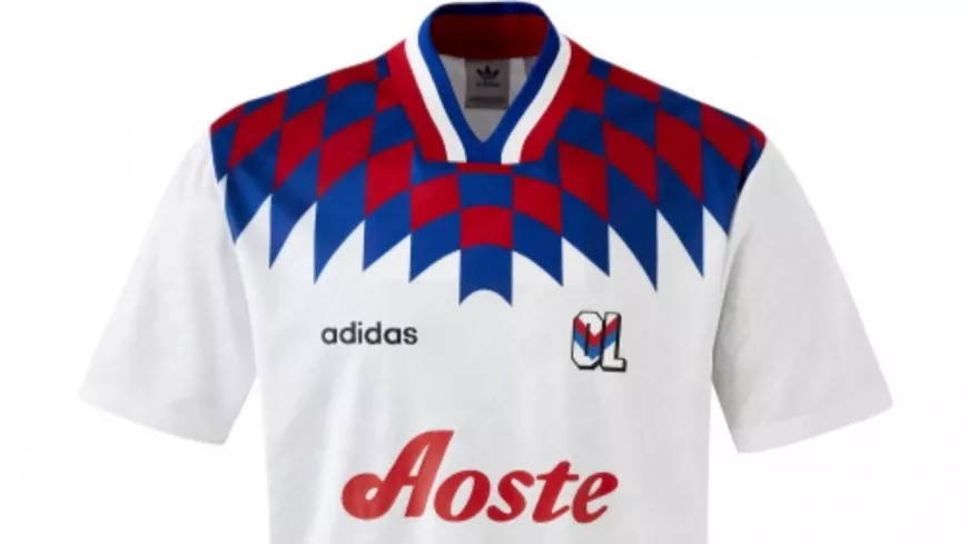 L’OL commercialise le maillot "Europe" de la saison 1995-96