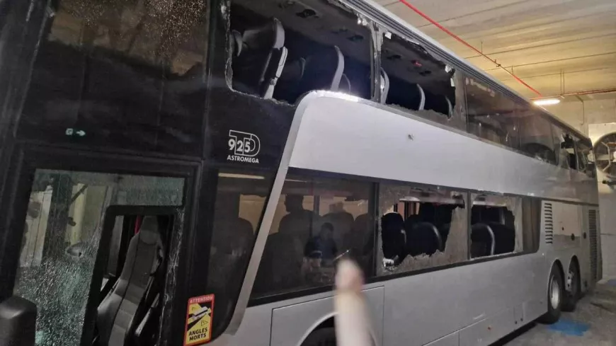 OM-OL : les bus des supporters lyonnais aussi caillassés, des blessés à déplorer - VIDEO