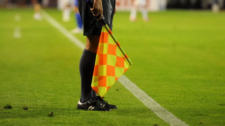Châteauroux-GOAL FC : le CM du club obligé de remplacer l'arbitre de touche blessé