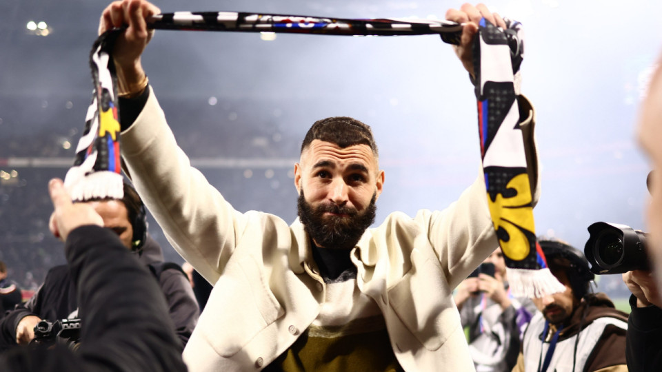 Pour Jonatan MacHardy (RMC), les supporters lyonnais ont "une attitude de cocu" en célébrant Karim Benzema