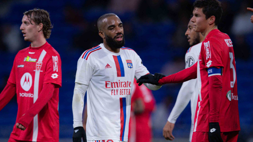 OL-Monza : Lyon n’a pas l’air prêt pour la reprise de la Ligue 1 (1-2)