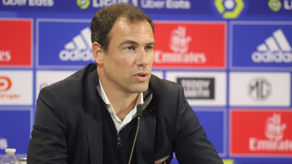 Bruno Cheyrou (OL) : "les supporters sont en droit de manifester" Bruno Cheyrou (OL) : "les supporters sont en droit de manifester"