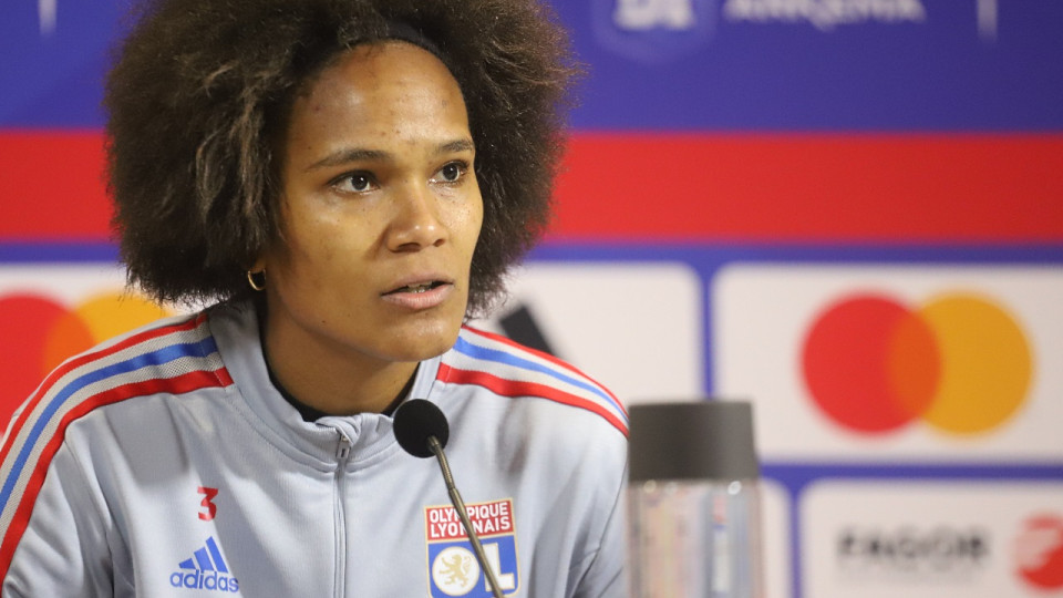Wendie Renard aura-t-elle raison de Corinne Diacre ?