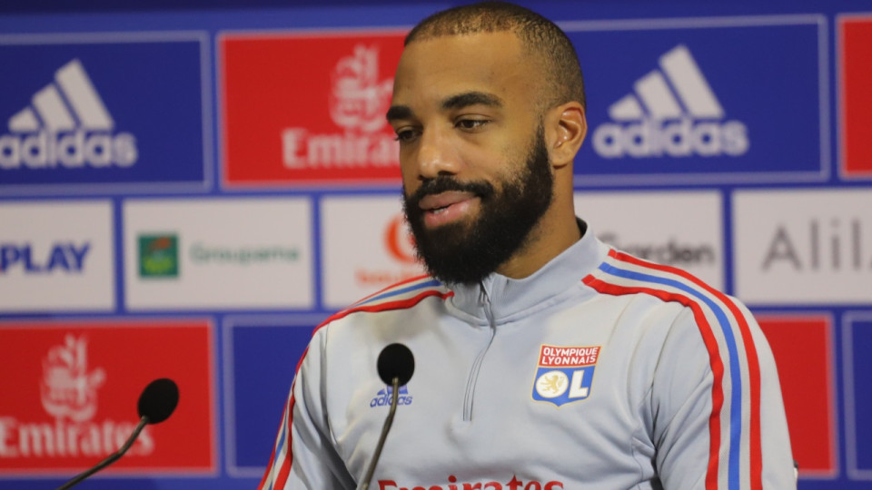 Et si Alexandre Lacazette revenait en Bleu ? "Si Deschamps m&rsquo;appelle, ce serait une belle surprise"