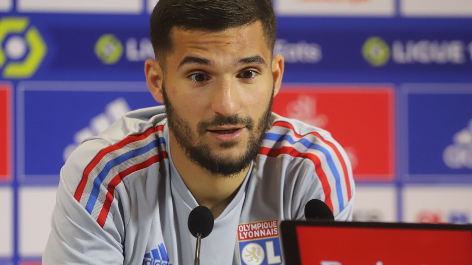 Houssem Aouar victime d'insultes racistes, l'OL lui apporte son soutien