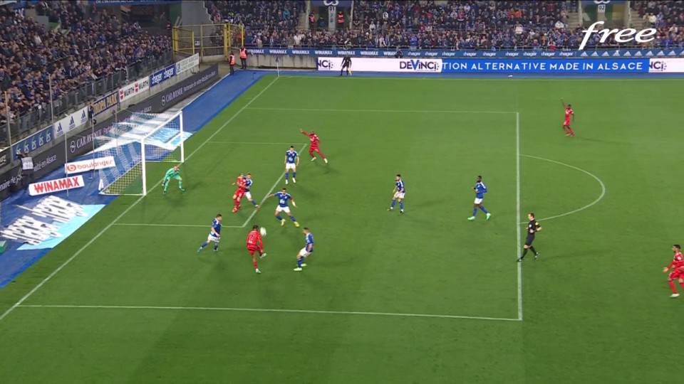But superbe mais invalidé lors de Strasbourg-OL : Bradley Barcola n’a pas fait exprès