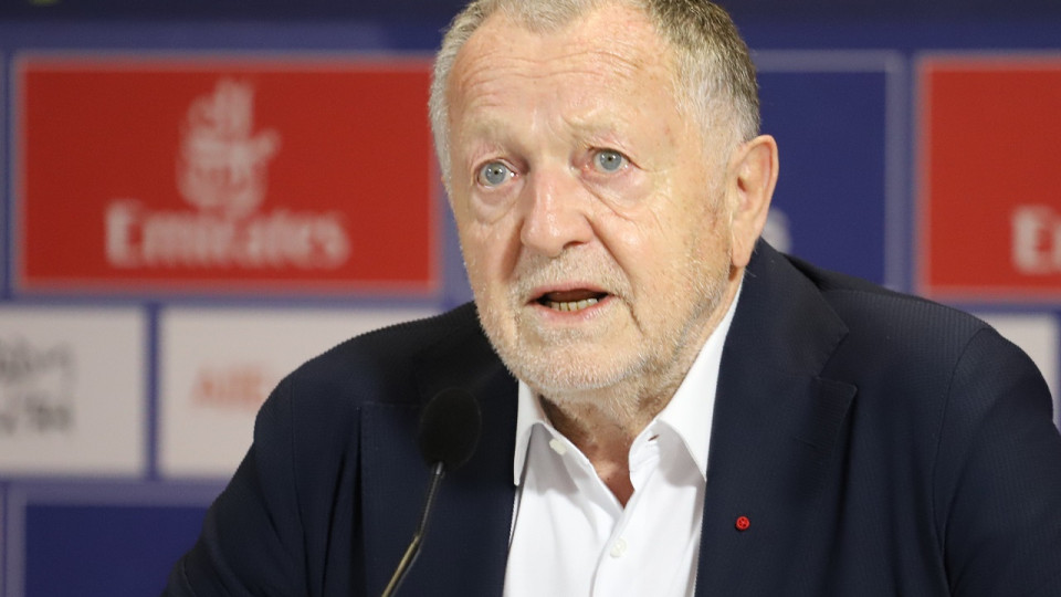 Jean-Michel Aulas "tr&egrave;s touch&eacute;" par l&rsquo;hommage des supporters lors d&rsquo;OL-Monaco