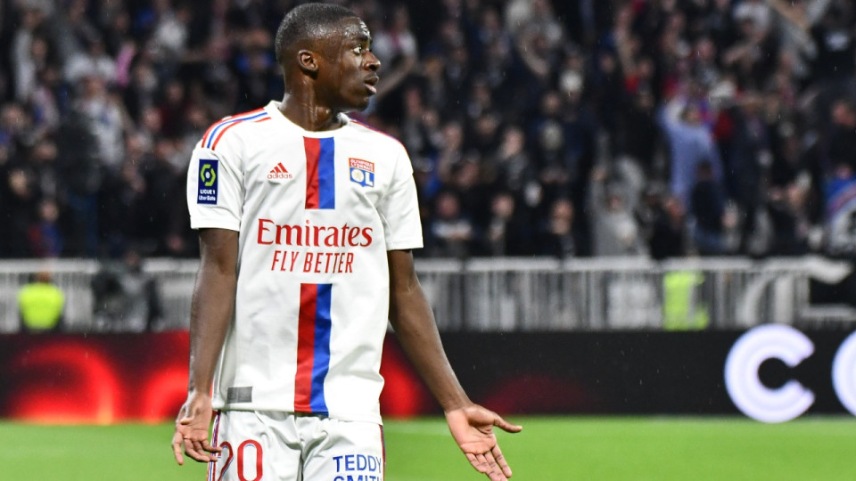 Newcastle lorgnerait sur Saël Kumbedi (OL)