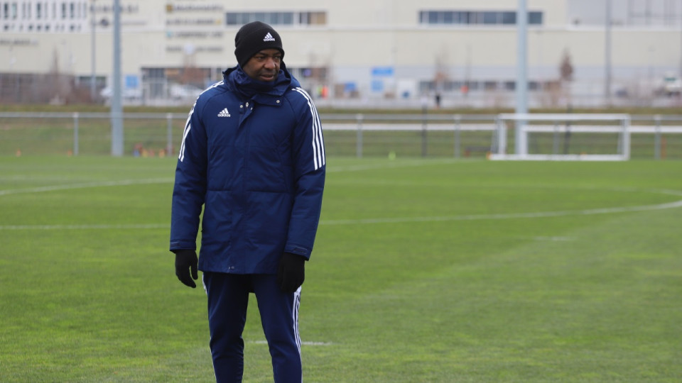 John Textor limoge l’entraîneur de Molenbeek, Claudio Caçapa pour le remplacer