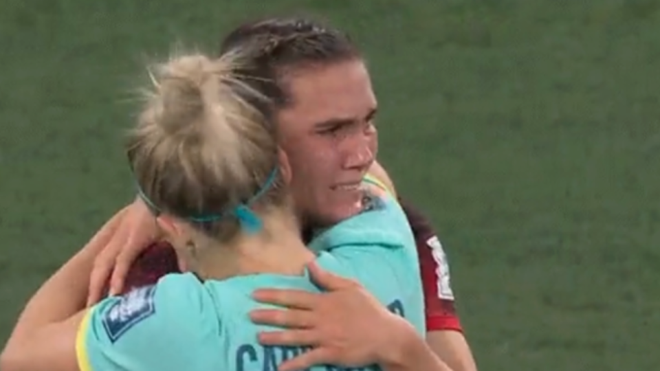 Coupe du Monde : l'Australie élimine le Canada, Ellie Carpenter console Vanessa Gilles Coupe du Monde : l'Australie élimine le Canada, Ellie Carpenter console Vanessa Gilles