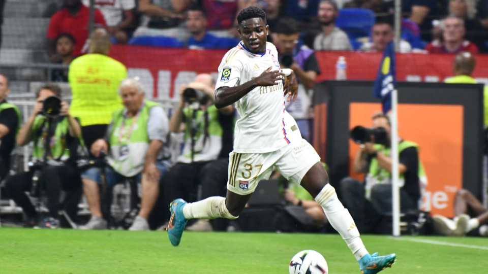 OL : la légalité du transfert d’Ernest Nuamah pose question, des présidents français alertent la DNCG