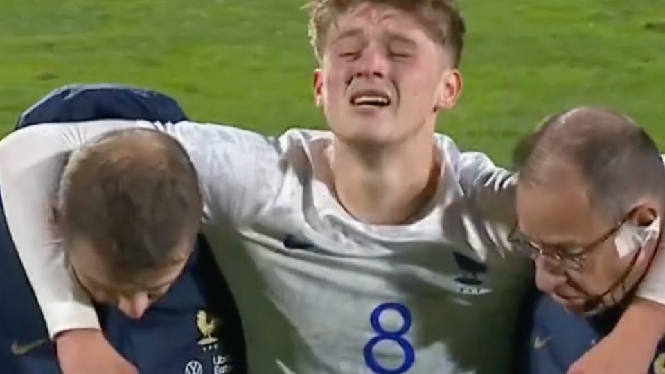 Johann Lepenant (OL) grièvement blessé avec les Espoirs