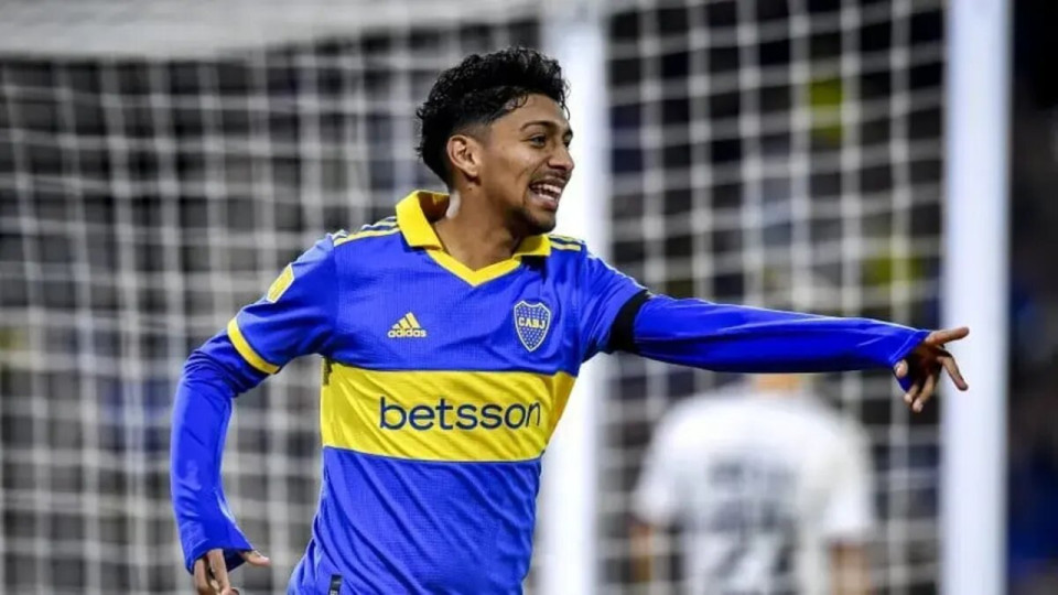 Acheté par l'OL et prêté à Botafogo ? Le deal pour Cristian Medina ne plaît pas à Boca Juniors