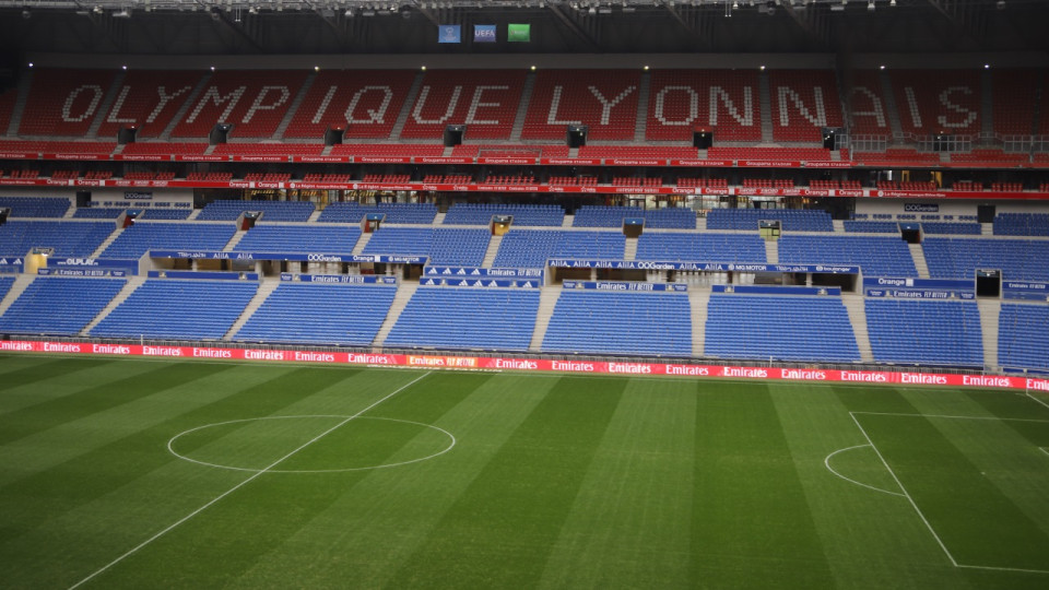 L'OL change encore sa pelouse