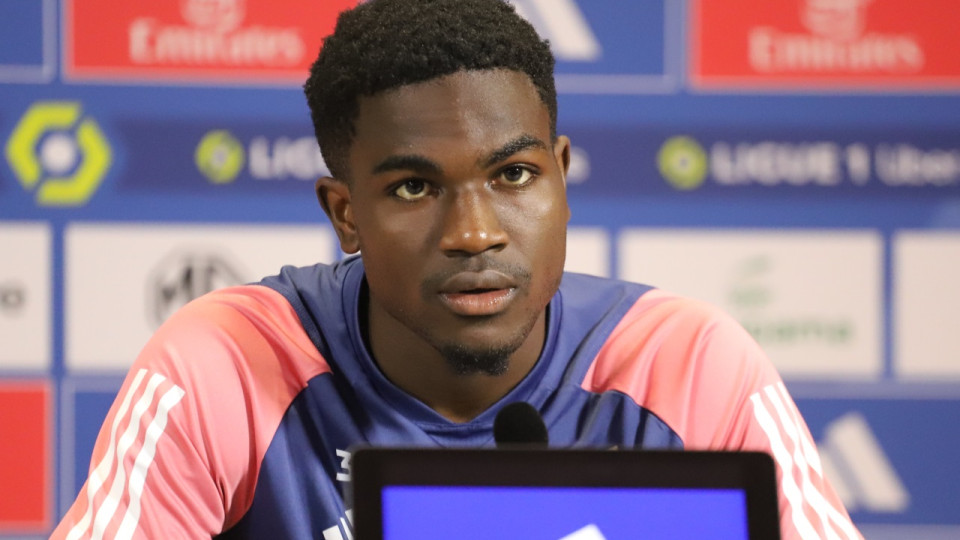 Ernest Nuamah (OL) repéré par le FC Barcelone à la CAN ?