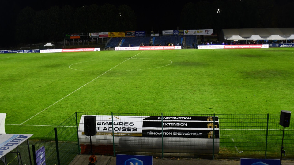 Le FCVB et le GOAL FC pires pelouses de National 1