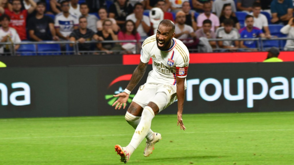 Victime d&rsquo;une b&eacute;quille, Alexandre Lacazette "va vite r&eacute;cup&eacute;rer"