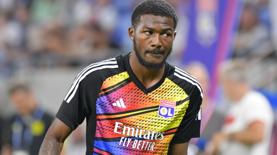Exclu contre Lens, Ainsley Maitland-Niles (OL) fixé sur son sort Exclu contre Lens, Ainsley Maitland-Niles (OL) fixé sur son sort