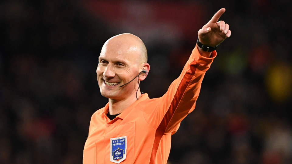 Ligue 1 : 17 clubs dont l’OL demandent la démission du directeur de l’arbitrage de la FFF