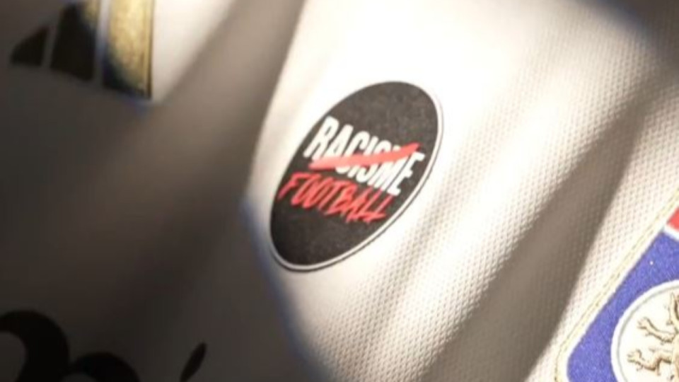 Les maillots de l&rsquo;OL floqu&eacute;s d&rsquo;un patch contre le racisme ce week-end