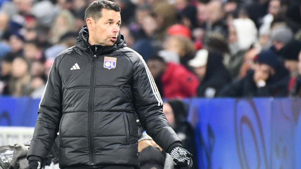 Pierre Sage (OL) empêché de passer ses diplômes d'entraîneur ?
