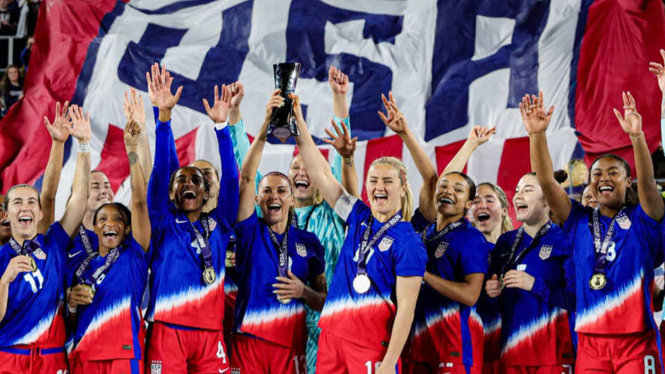 Encore un trophée avec les Etats-Unis pour Lindsey Horan (OL féminin) !