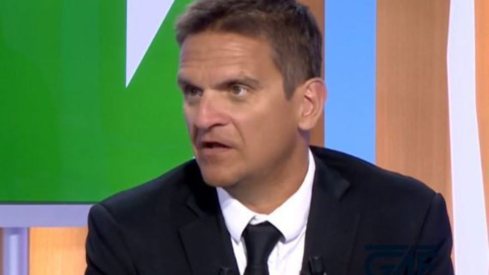 Arbitrage d'OL-Brest : le craquage complotiste du journaliste Gr&eacute;gory Schneider