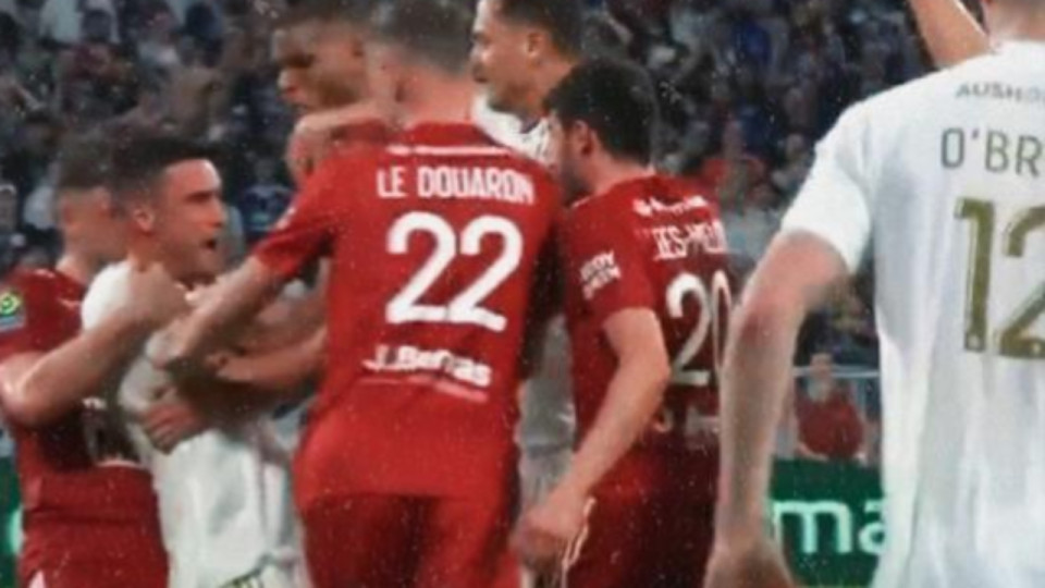 OL-Brest : Nicolas Tagliafico et Pierre Lees-Melou fixés sur leur suspension