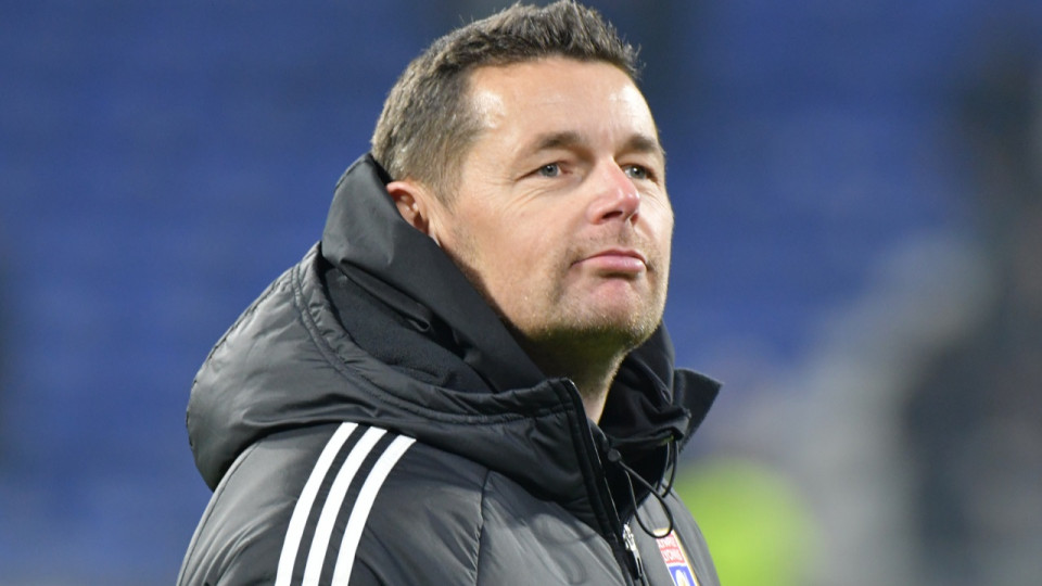 OL : pas de diplôme ni de contrat avant juillet pour Pierre Sage