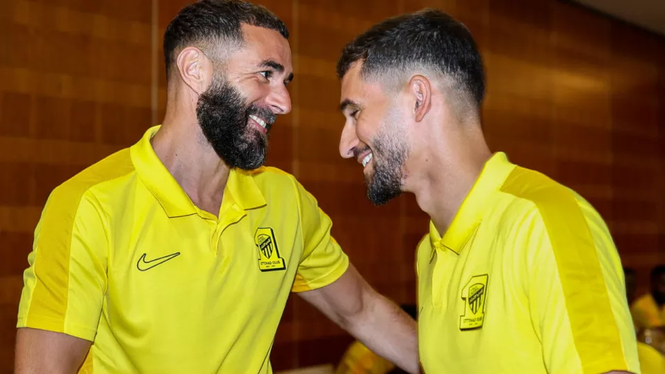 Houssem Aouar (ex-OL) rejoint l'Arabie Saoudite et Karim Benzema