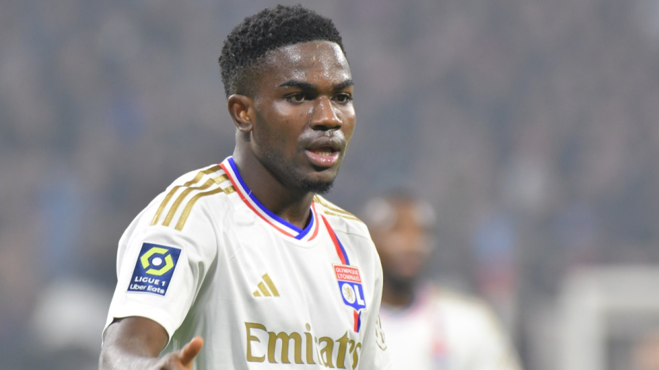 Ernest Nuamah plante Fulham et reste &agrave; l'OL
