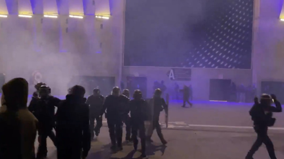 Affrontements entre CRS et supporters de l'OL : la préfecture condamne et annonce 8 interpellations