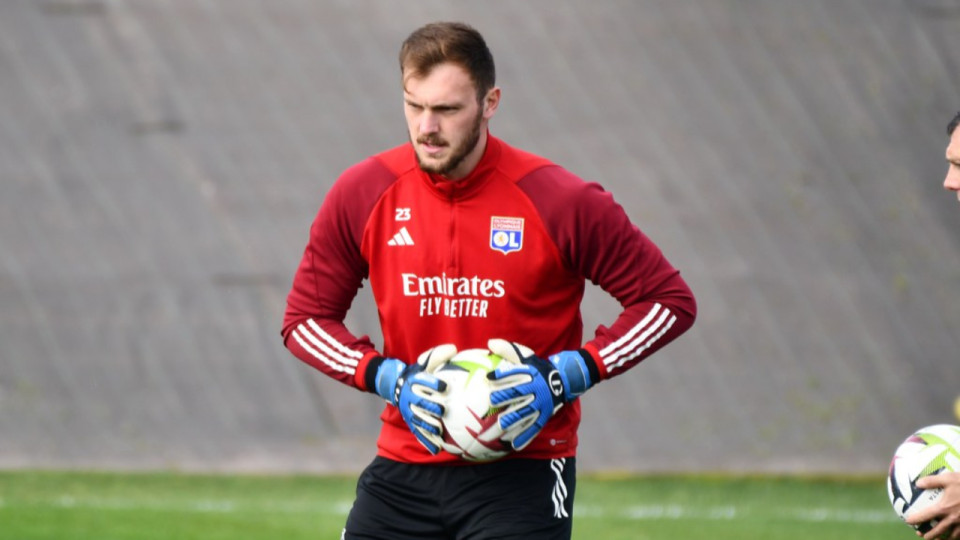 Lucas Perri, sauveur de l'OL face à Auxerre, revient sur son arrêt crucial