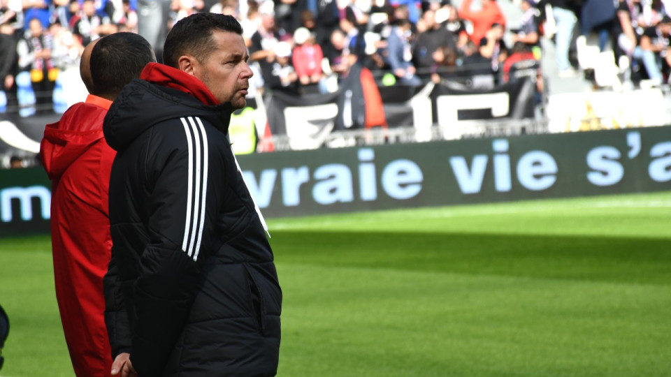 LOSC-OL : Pierre Sage critique la "première mi-temps inadmissible" de Lyon